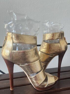 Michael Kors Gisele Gold Metallic Platform Heels — Size 8